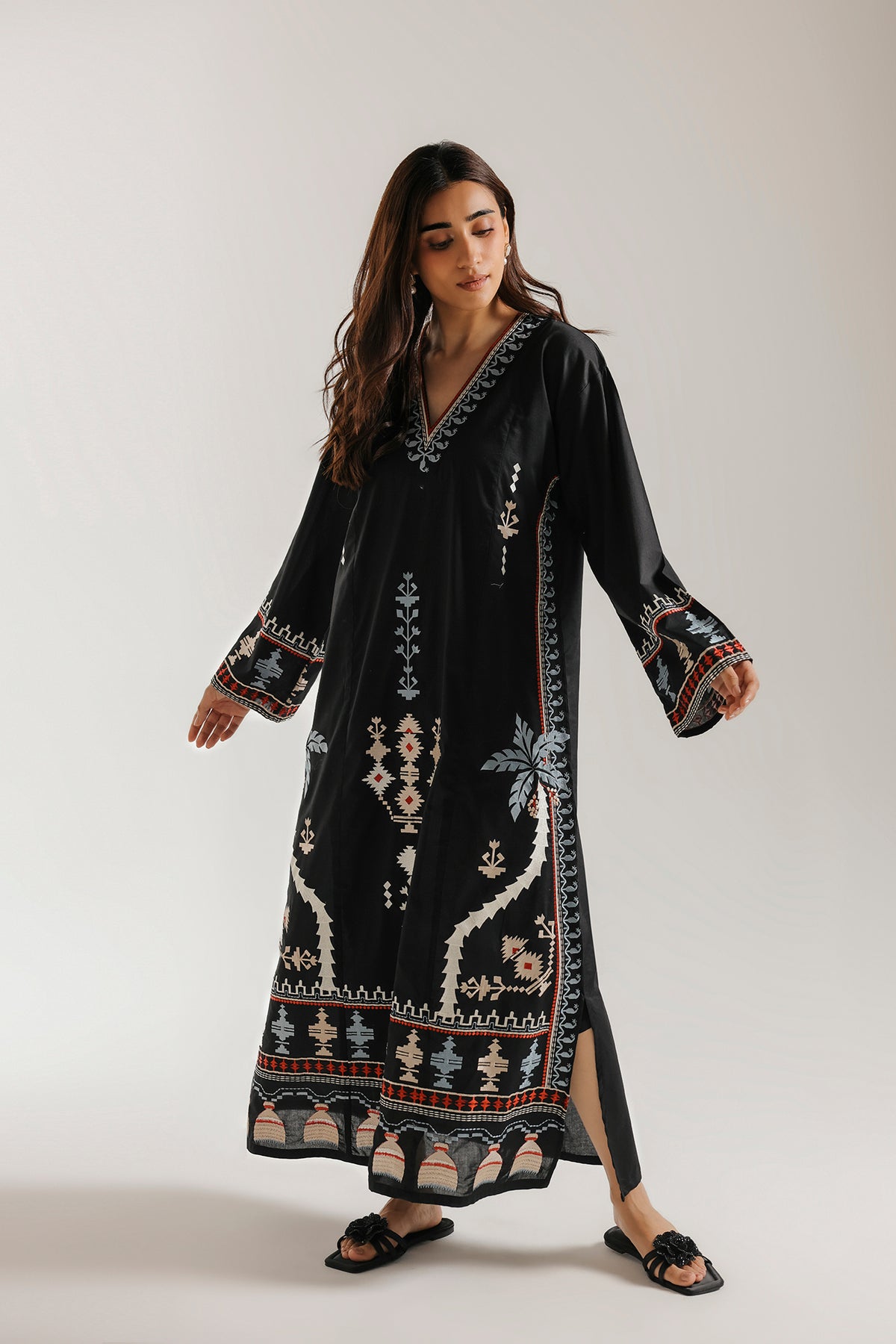 EMBROIDERED KAFTAN (E9219/102/902)