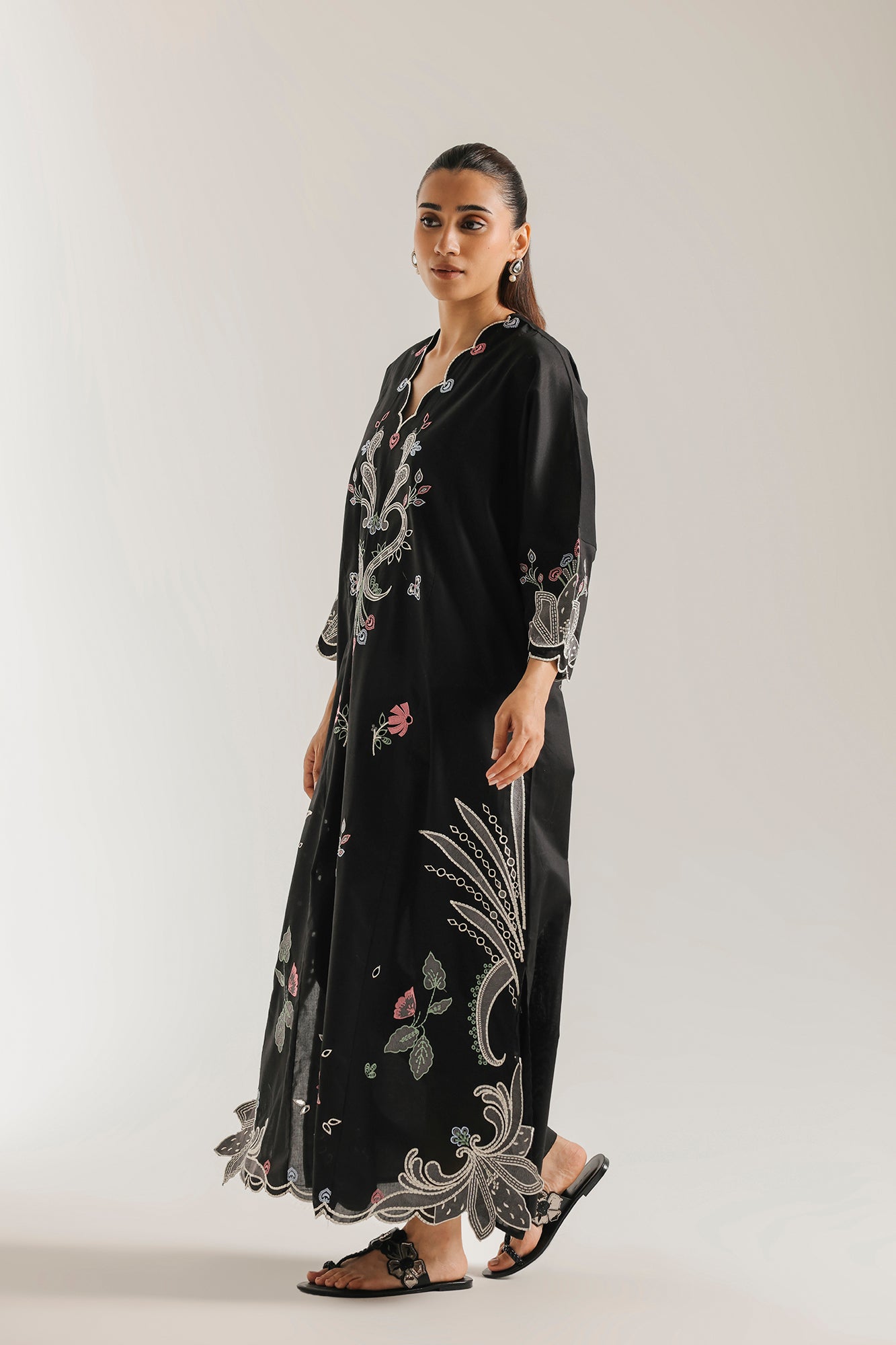 EMBROIDERED KAFTAN (E9231/102/902)