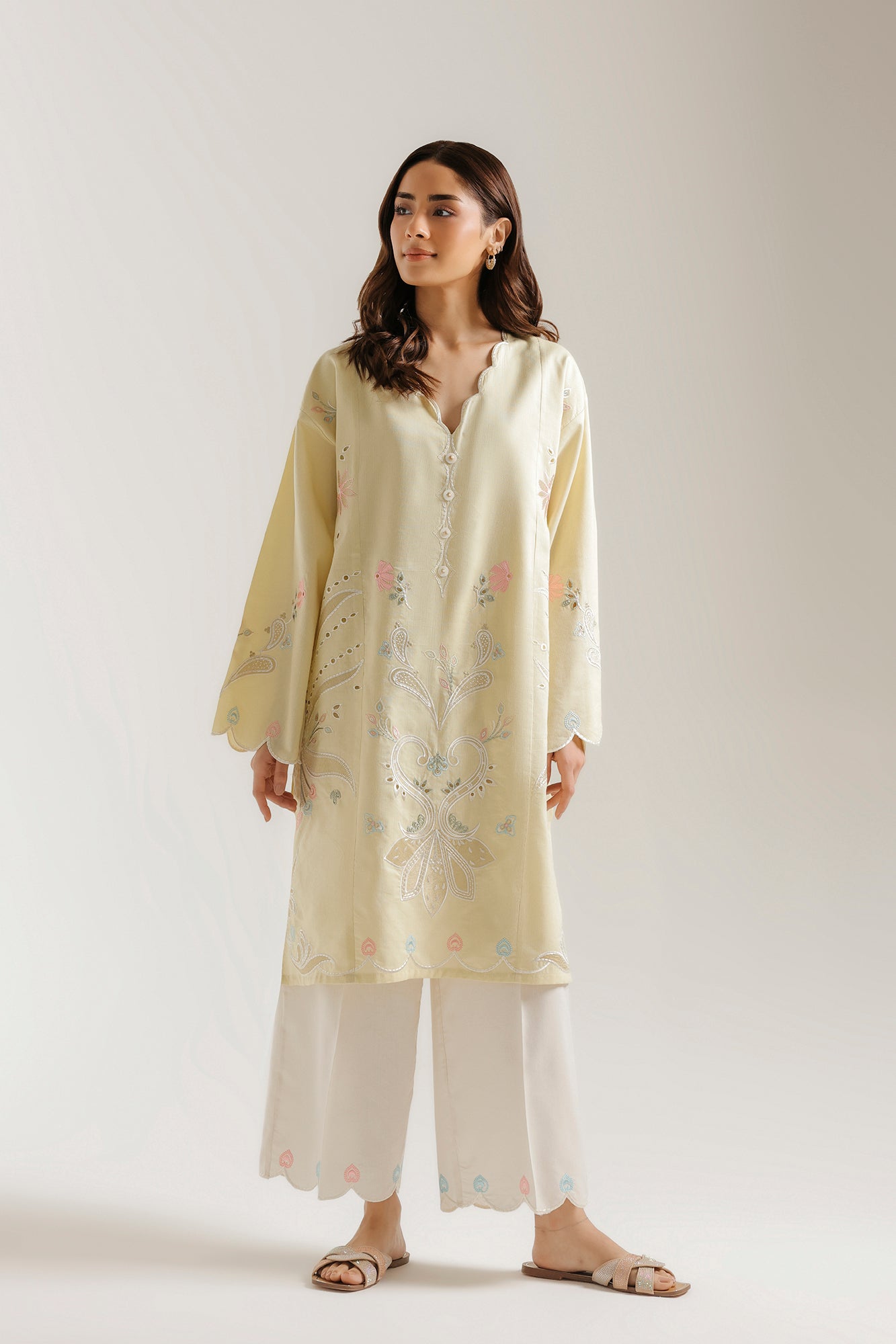 EMBROIDERED SUIT (E9235/102/115)
