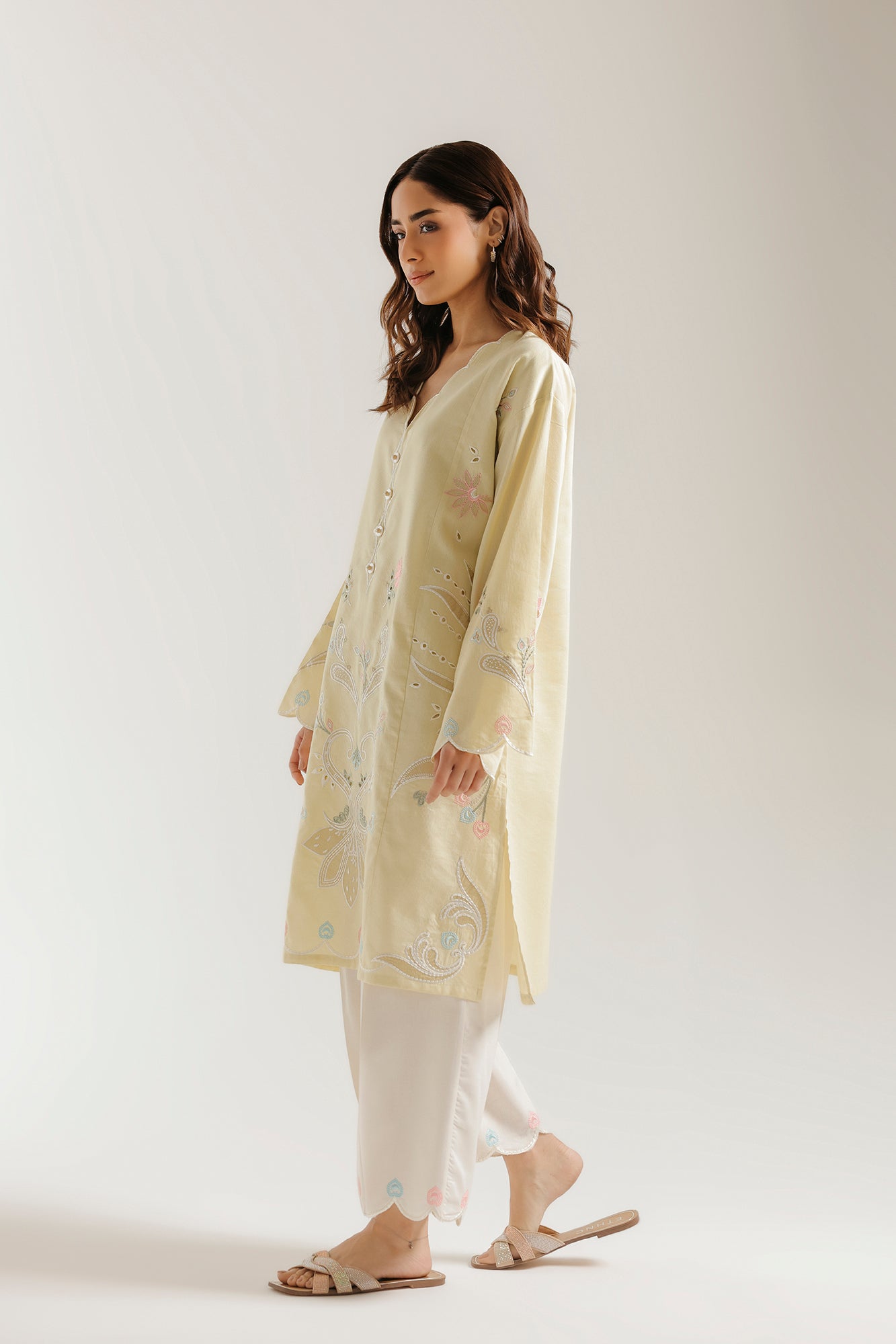 EMBROIDERED SUIT (E9235/102/115)