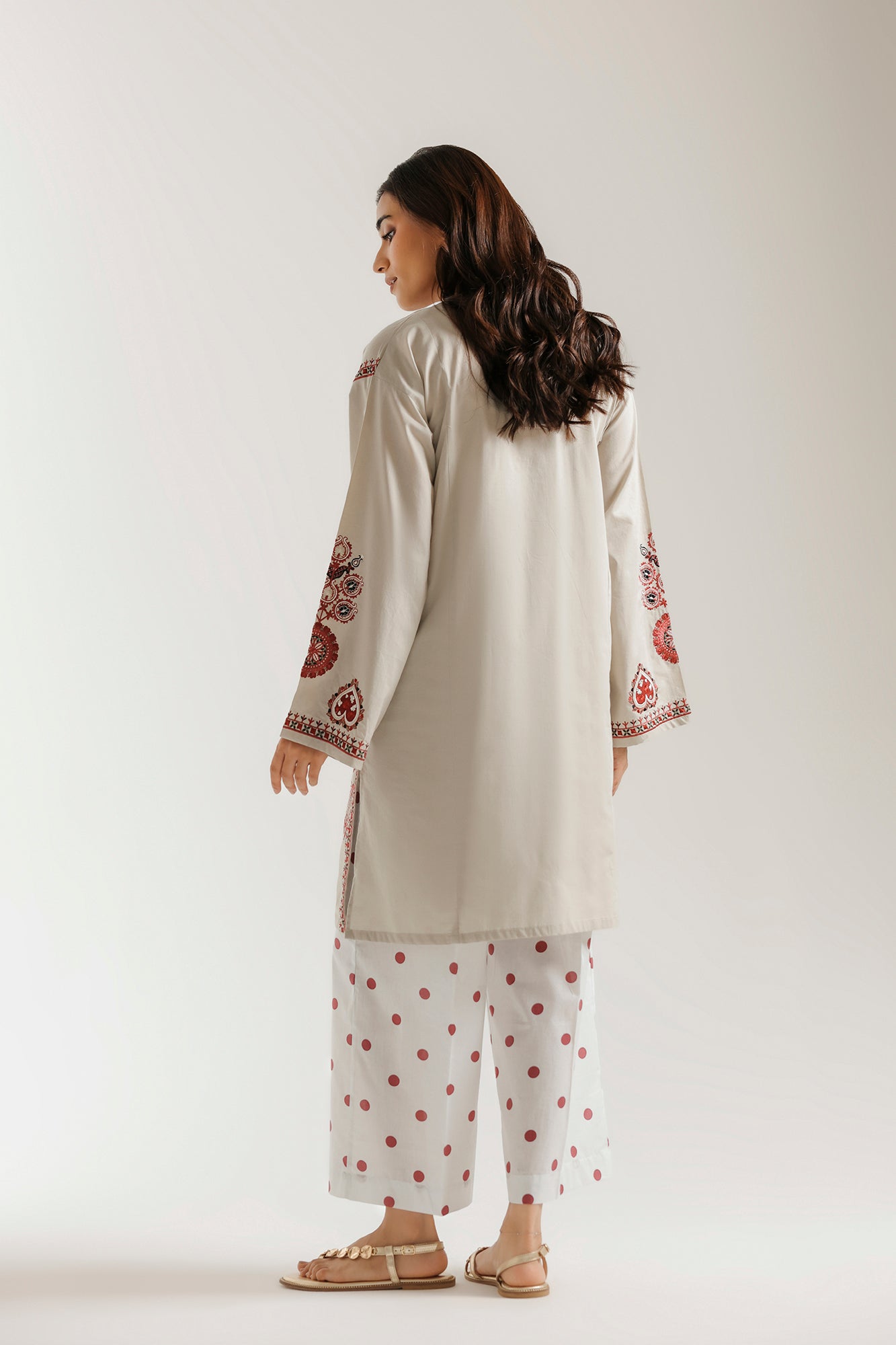 EMBROIDERED SUIT (E9243/102/006)