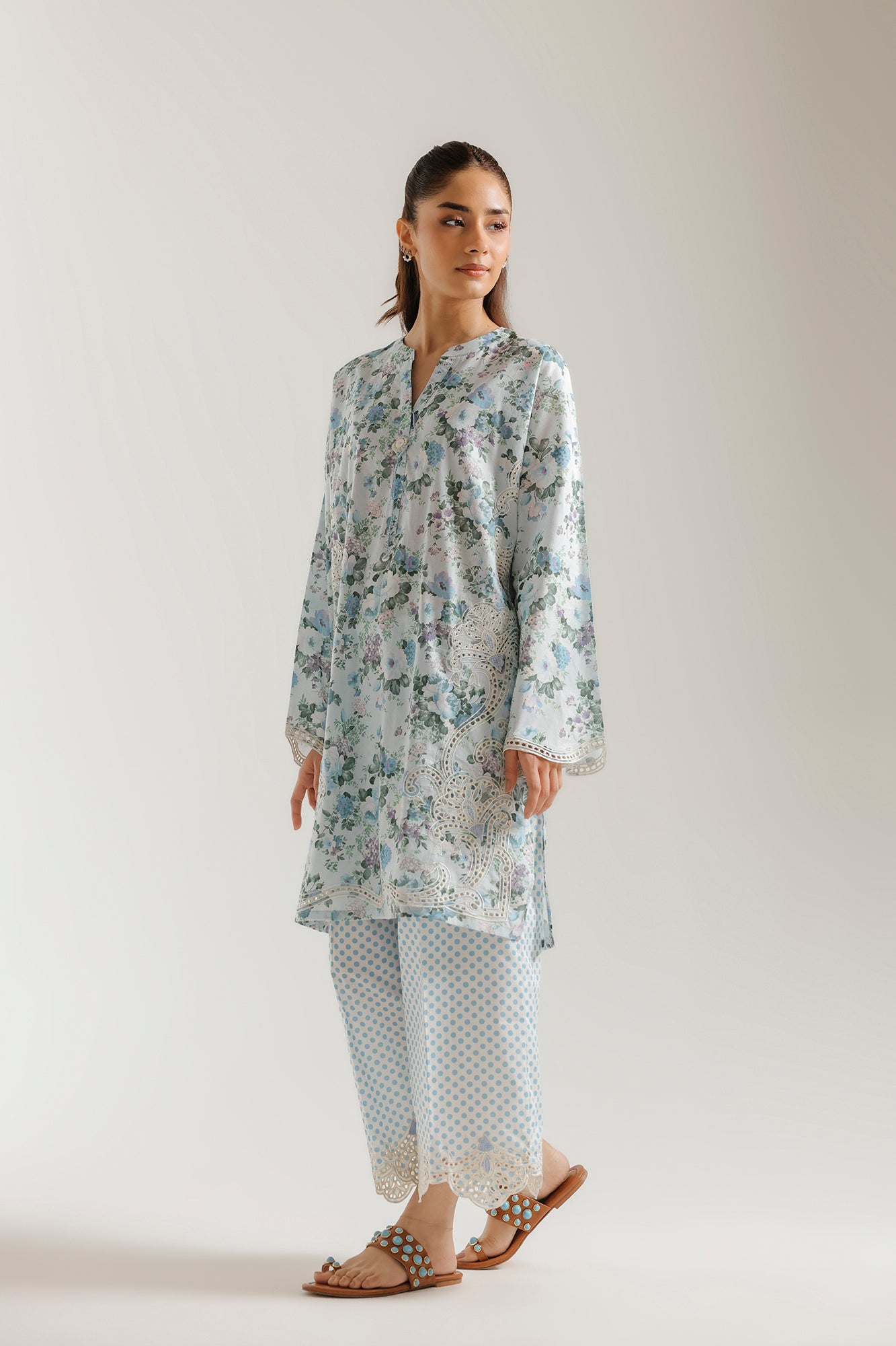 EMBROIDERED SUIT (E9244-102-617)