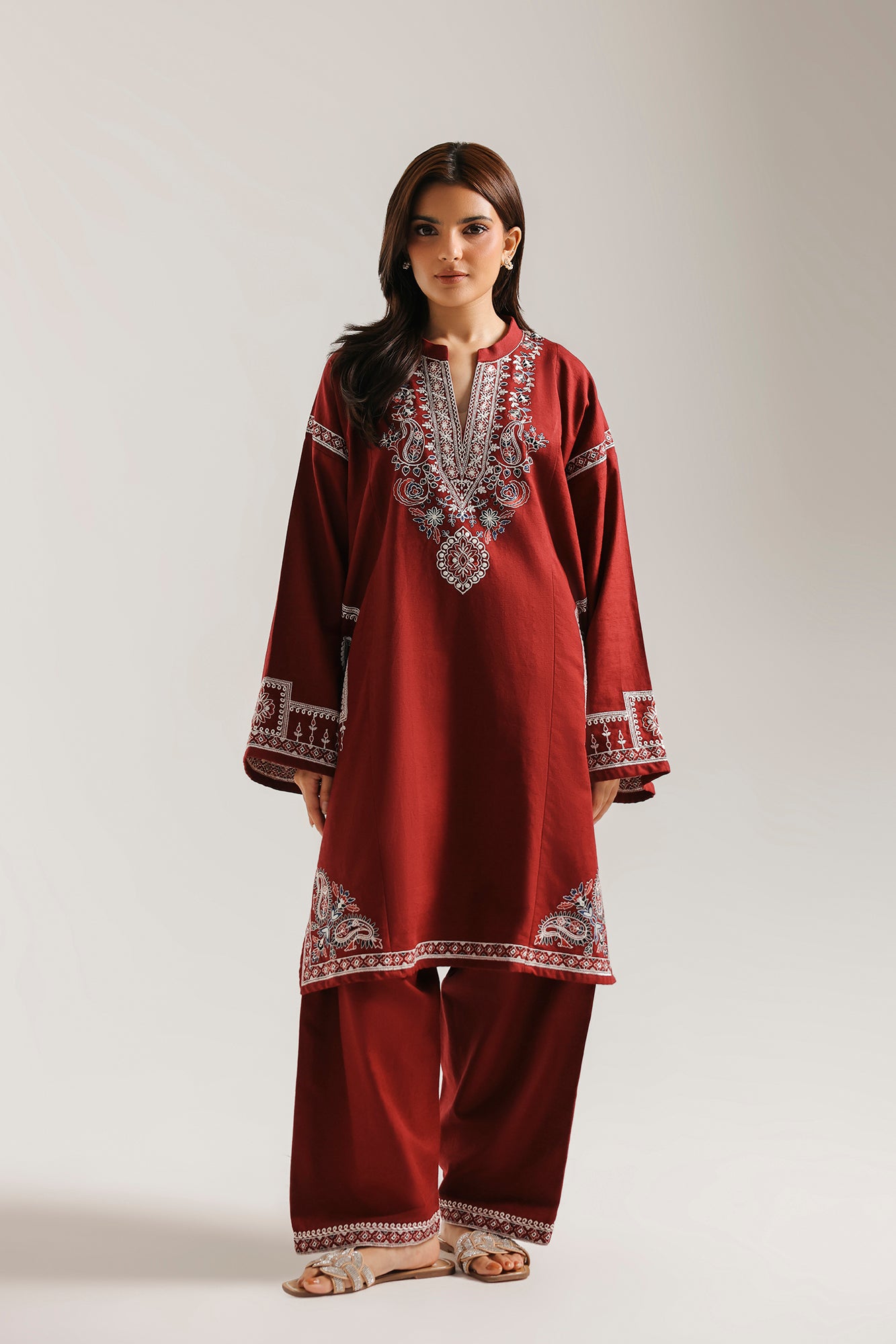 EMBROIDERED SUIT (E9249/102/305)