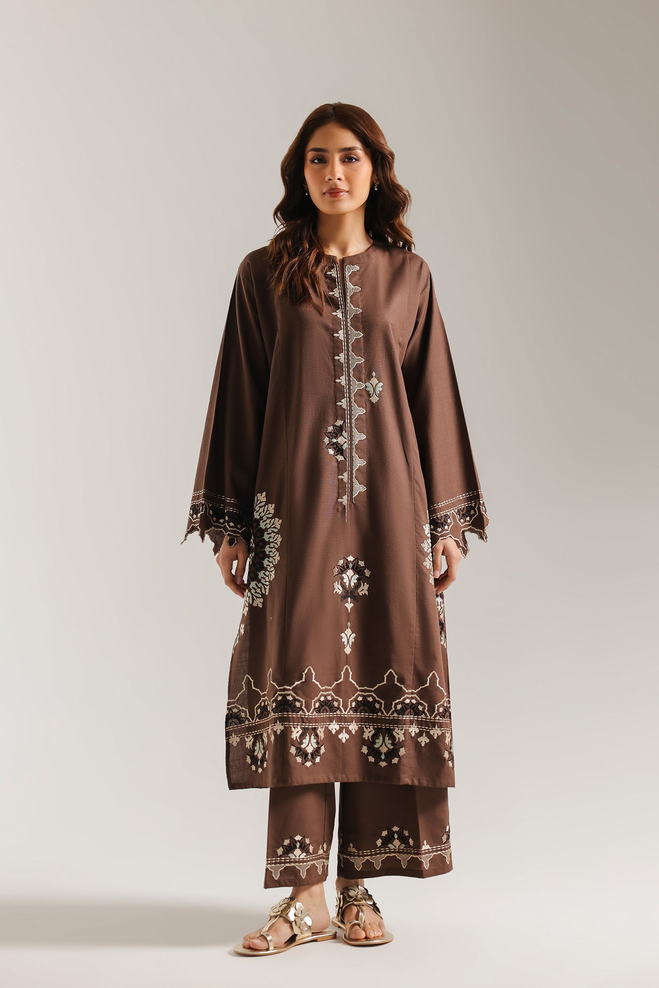EMBROIDERED SUIT (E9323-102-319)