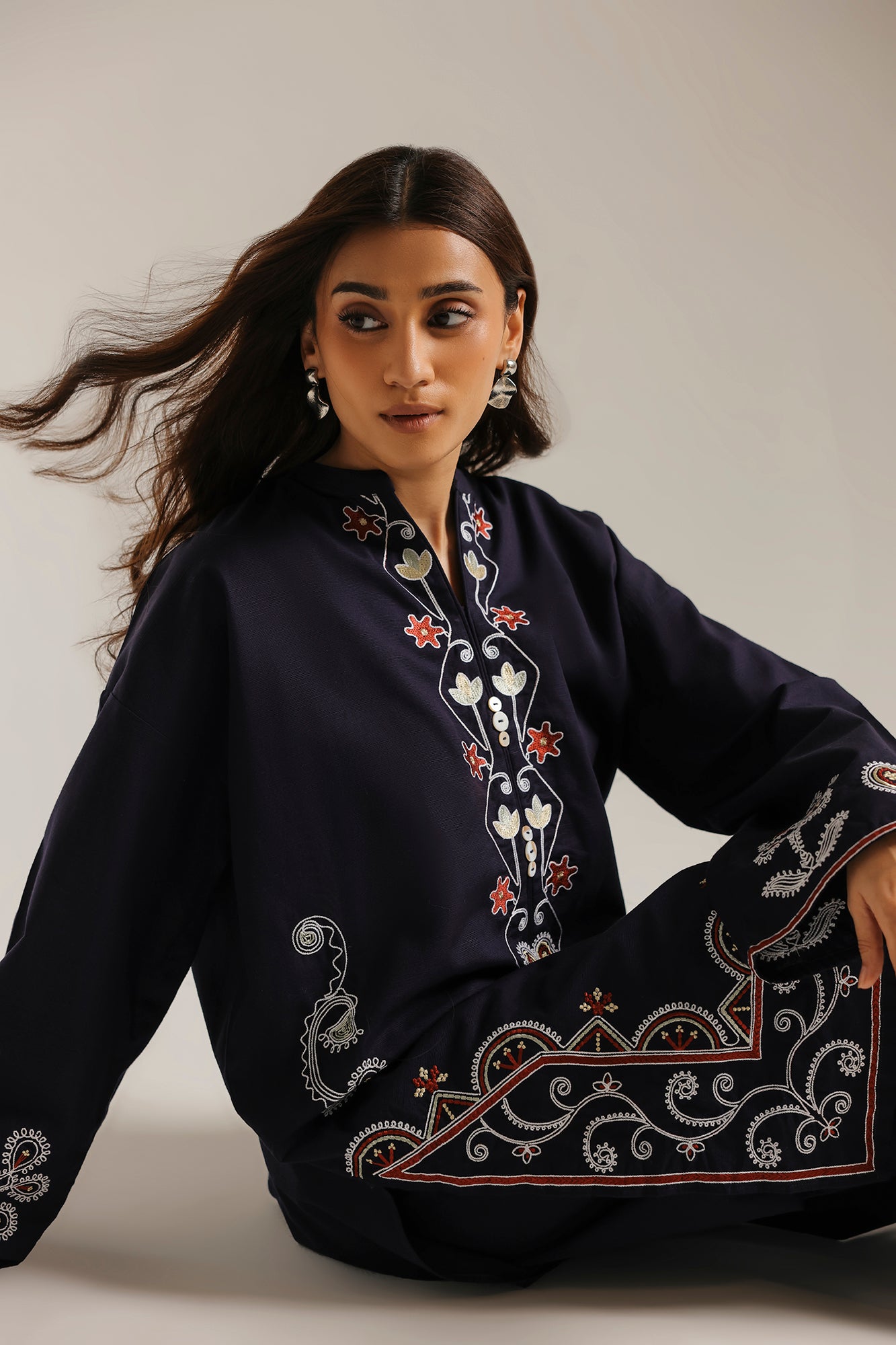 EMBROIDERED SUIT (E9325-102-502)