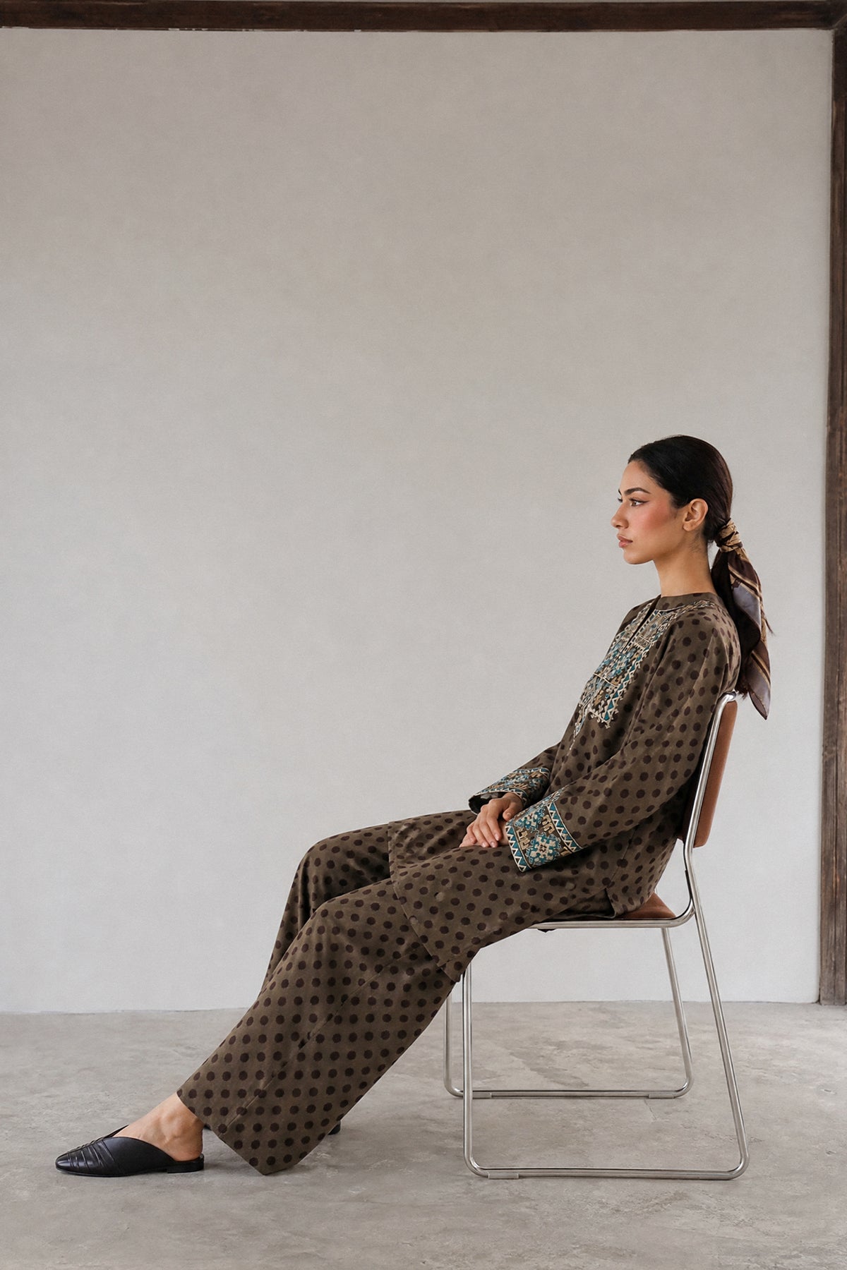 EMBROIDERED SUIT (E9327-102-120)