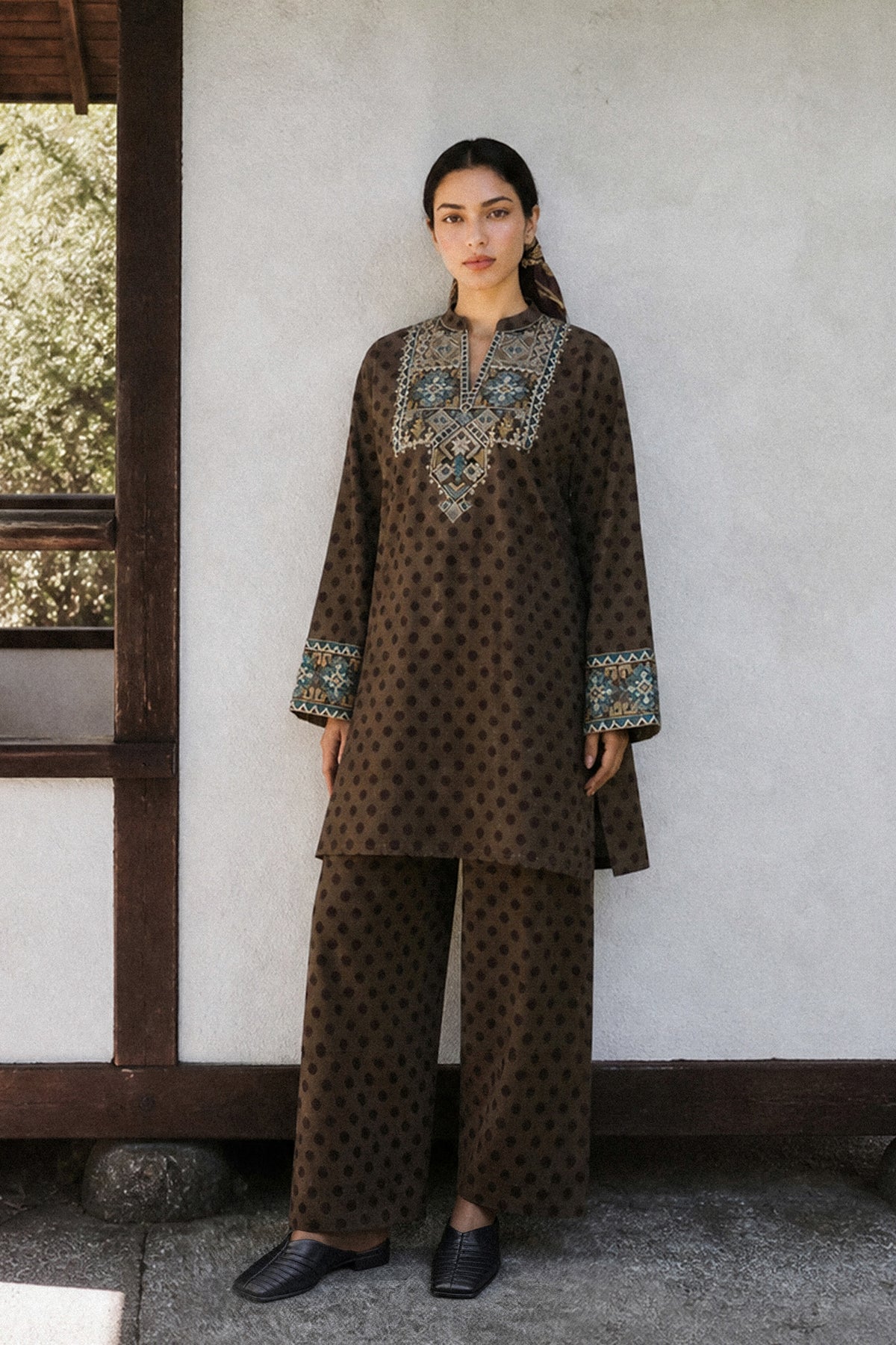 EMBROIDERED SUIT (E9327-102-120)
