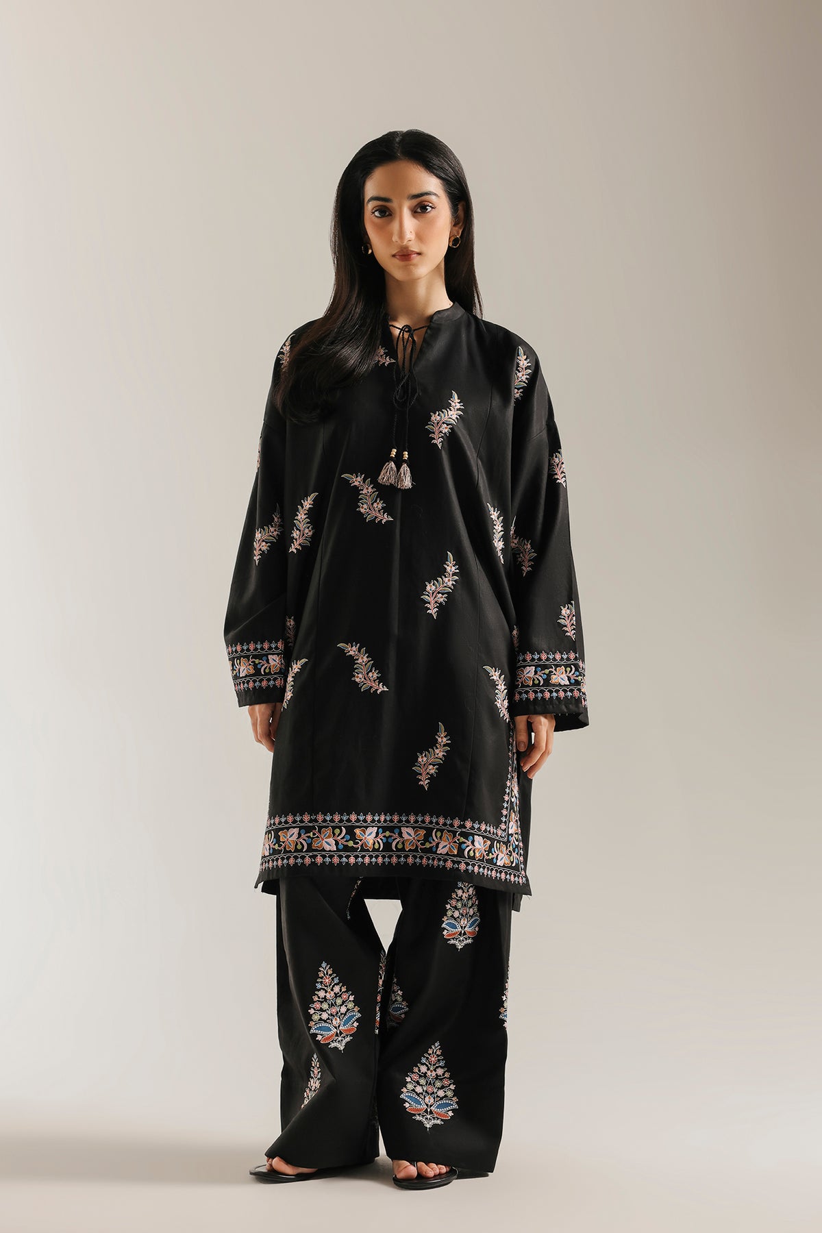 EMBROIDERED SUIT (E9361-102-902)