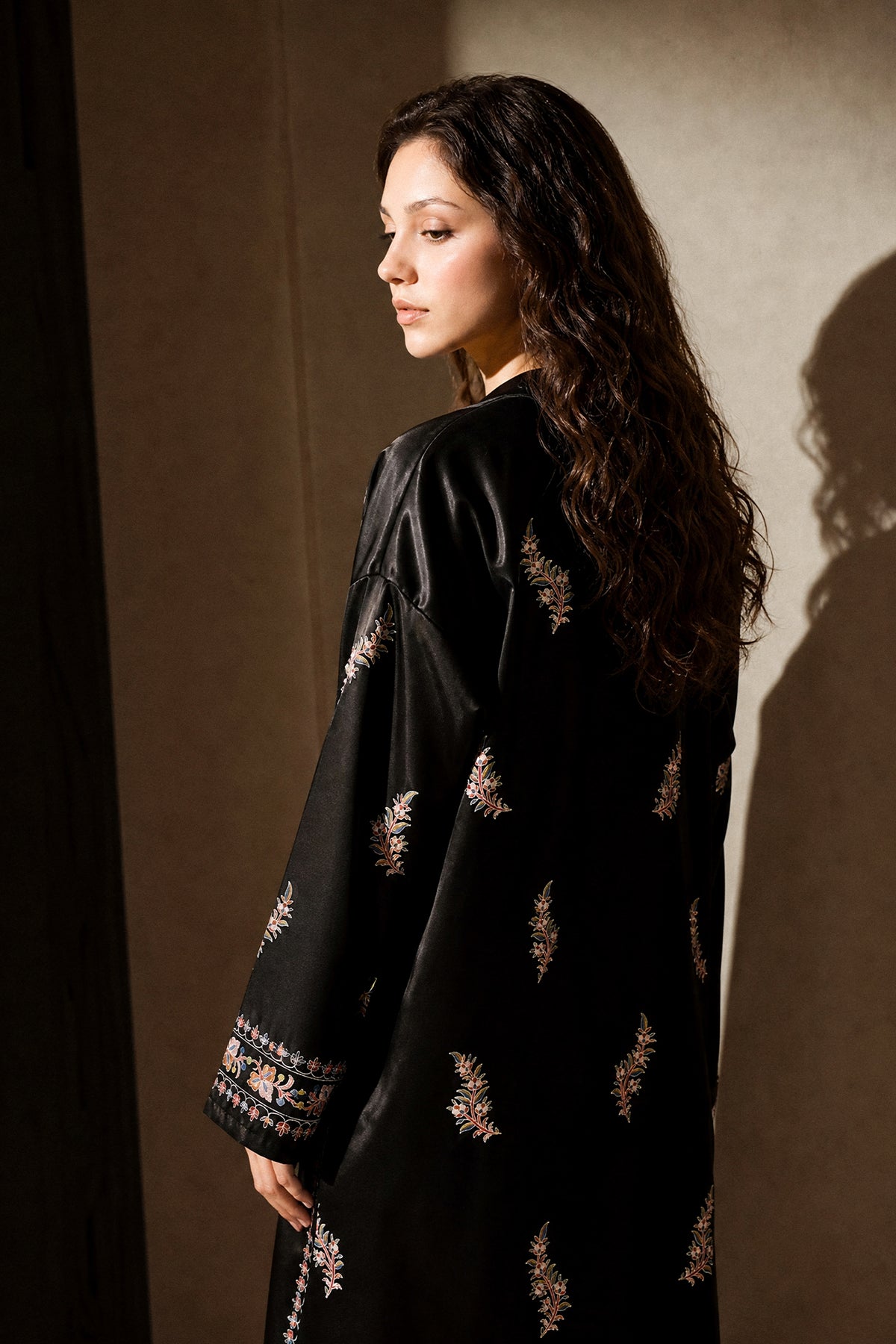 EMBROIDERED SUIT (E9361-102-902)