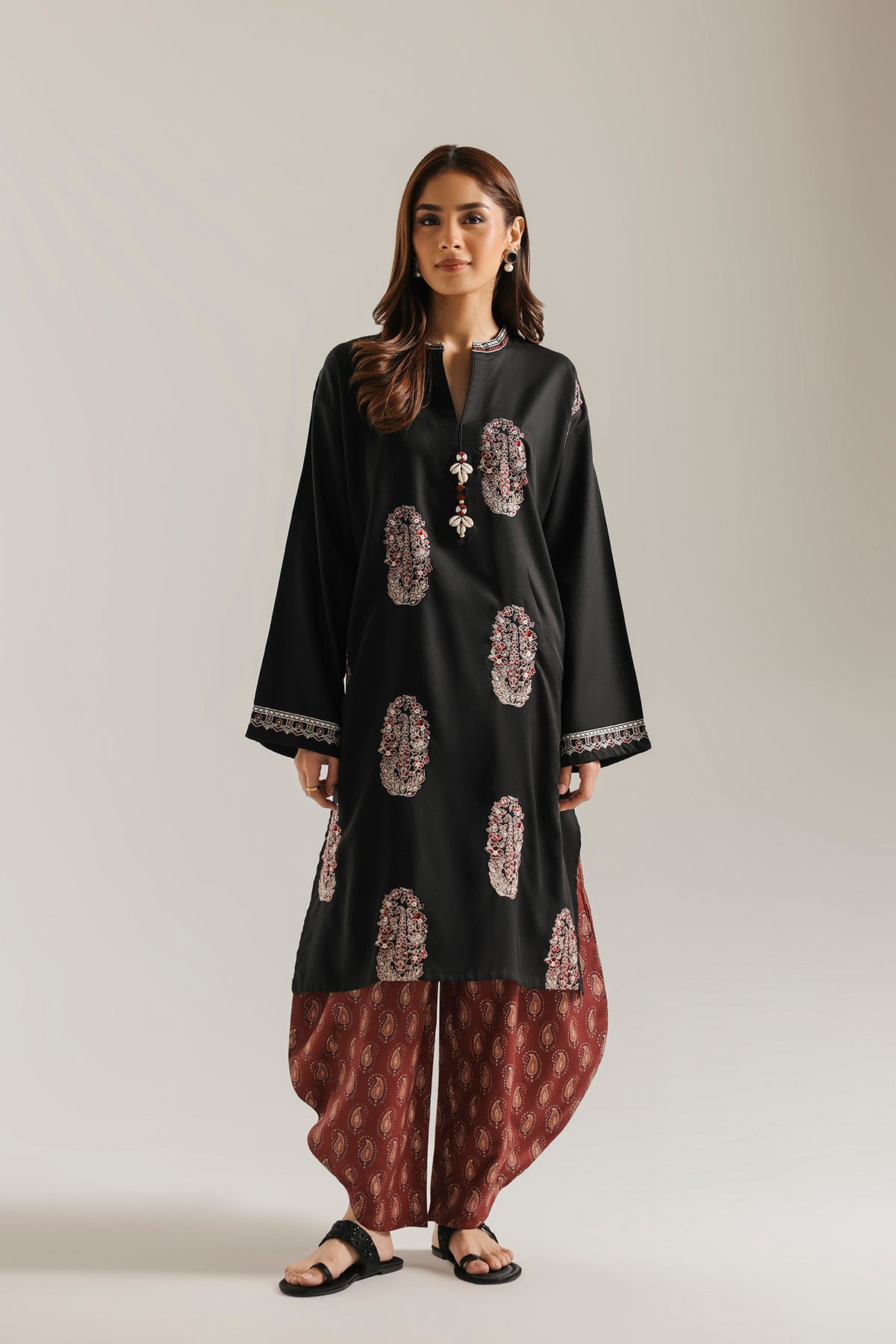 EMBROIDERED SUIT (E9371-102-902)