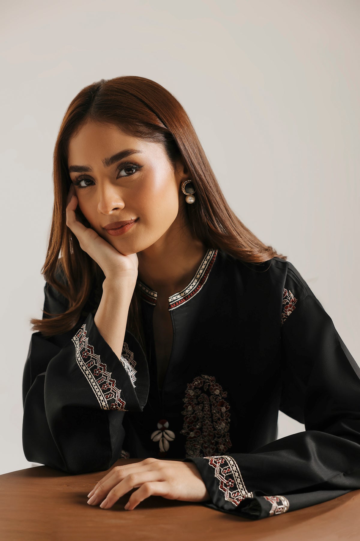 EMBROIDERED SUIT (E9371-102-902)
