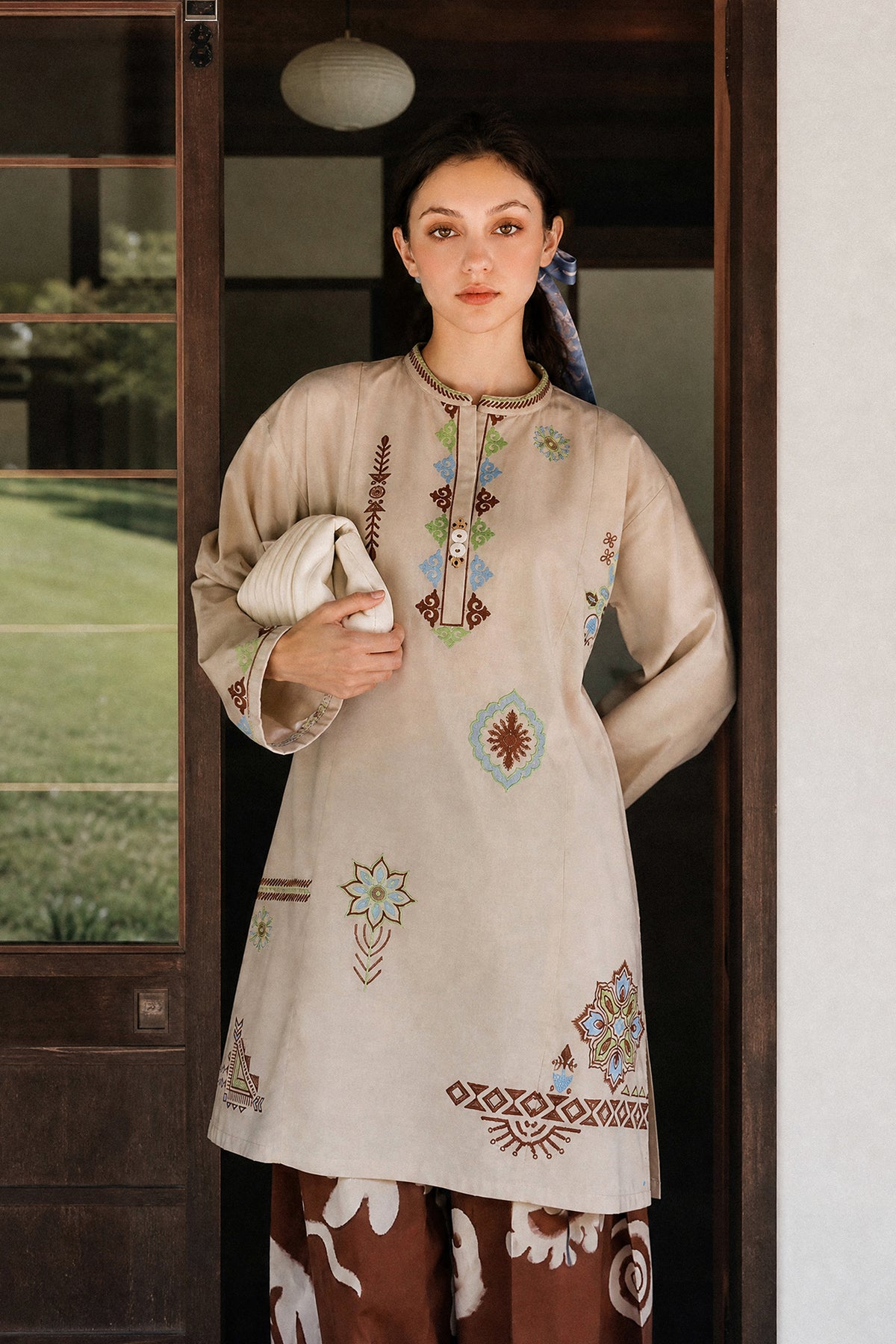 EMBROIDERED SUIT (E9379-102-002)