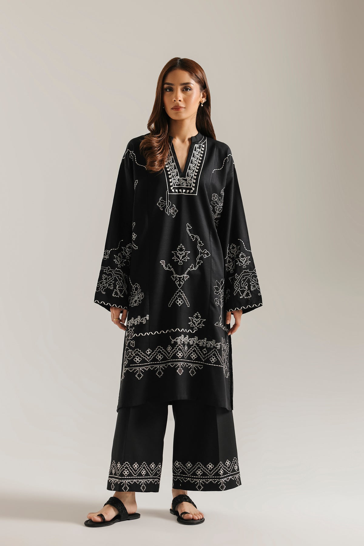 EMBROIDERED SUIT (E9516-102-902)