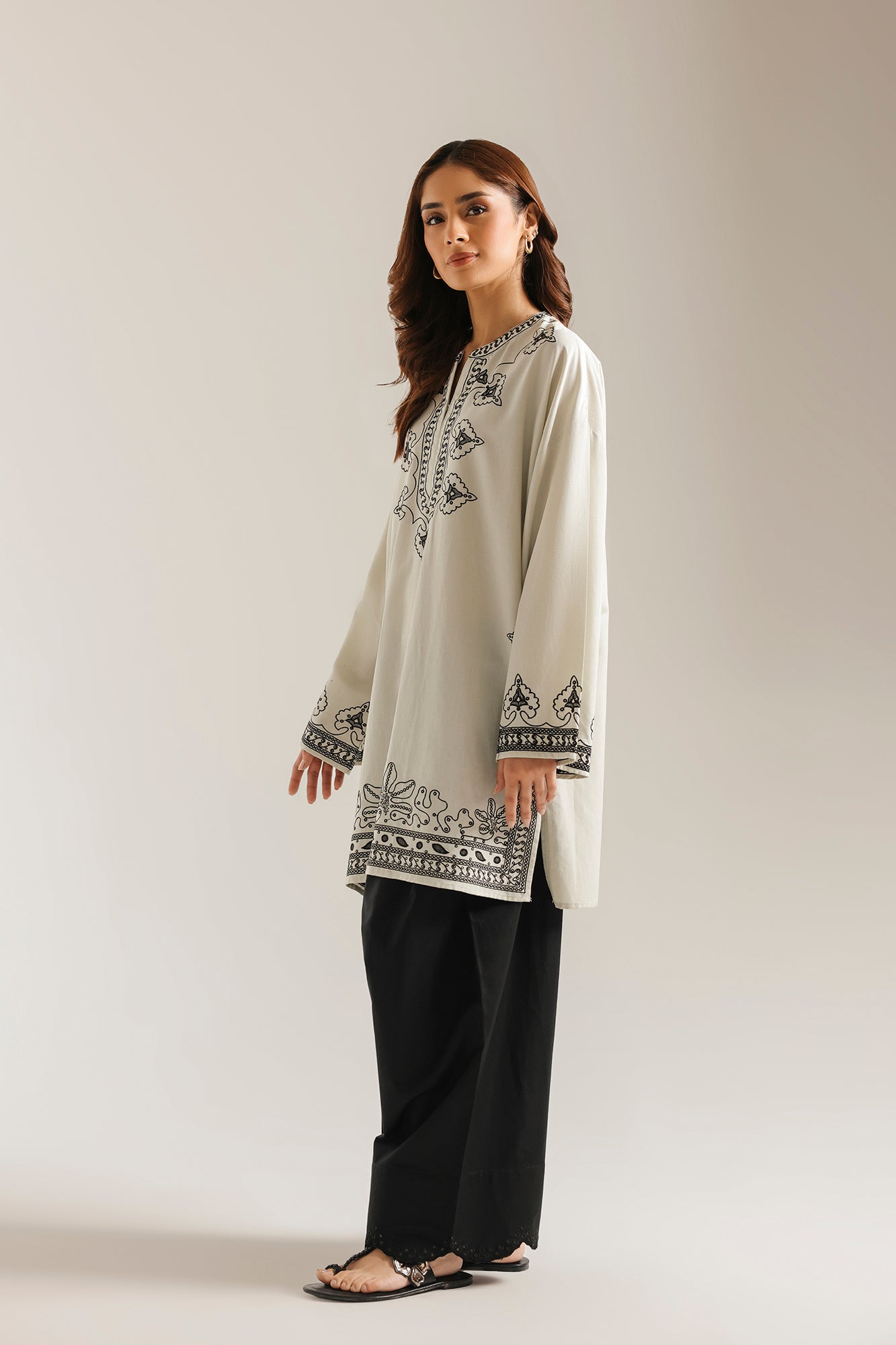 EMBROIDERED SHIRT (E9604-102-006)