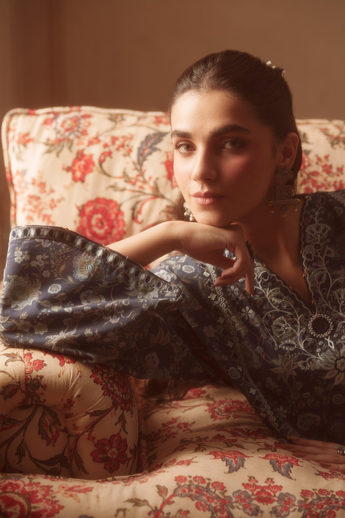 EMBROIDERED SUIT (E4783-103-506)