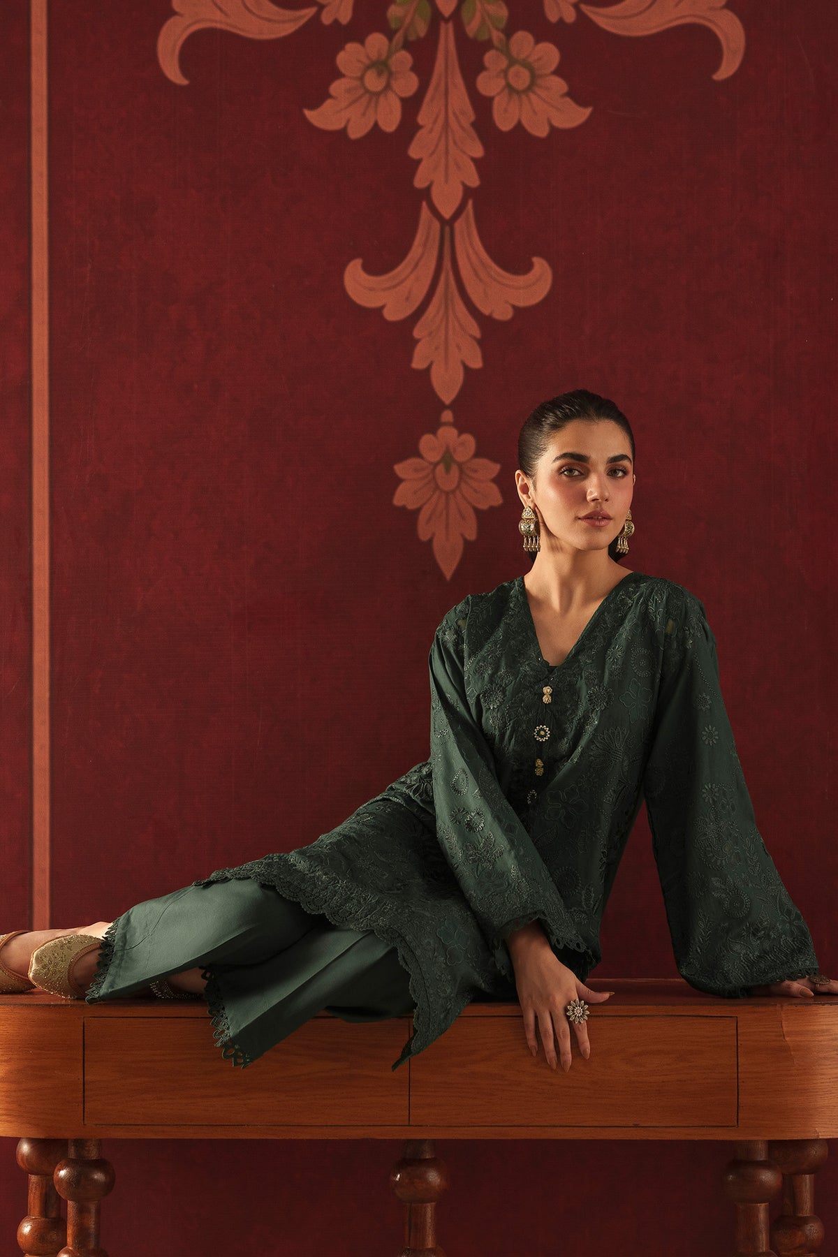 EMBROIDERED SUIT (E4769-103-706)