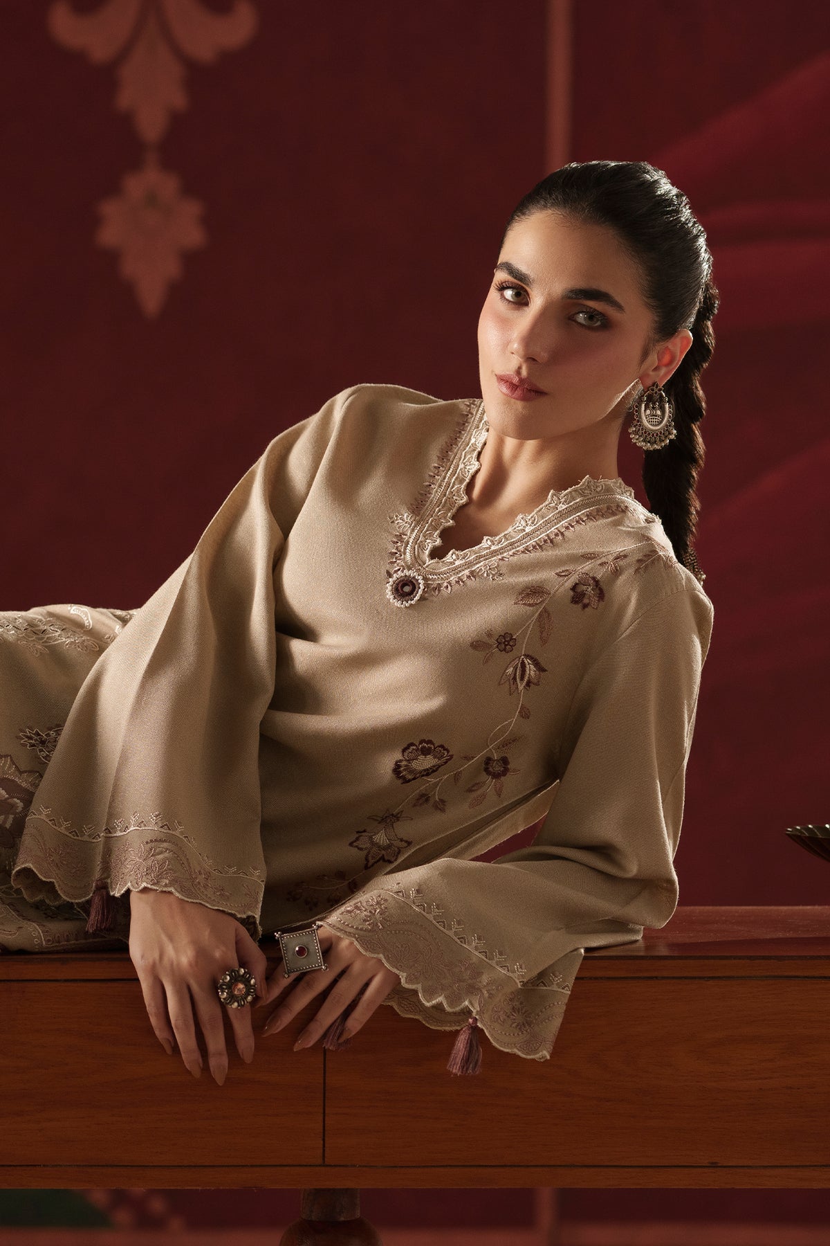 EMBROIDERED SUIT (E4876-103-814)