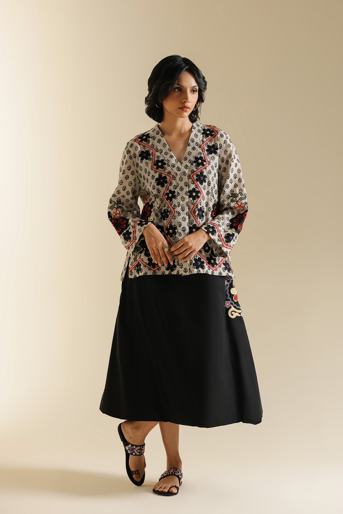KURTI (S3E119/002/0444)