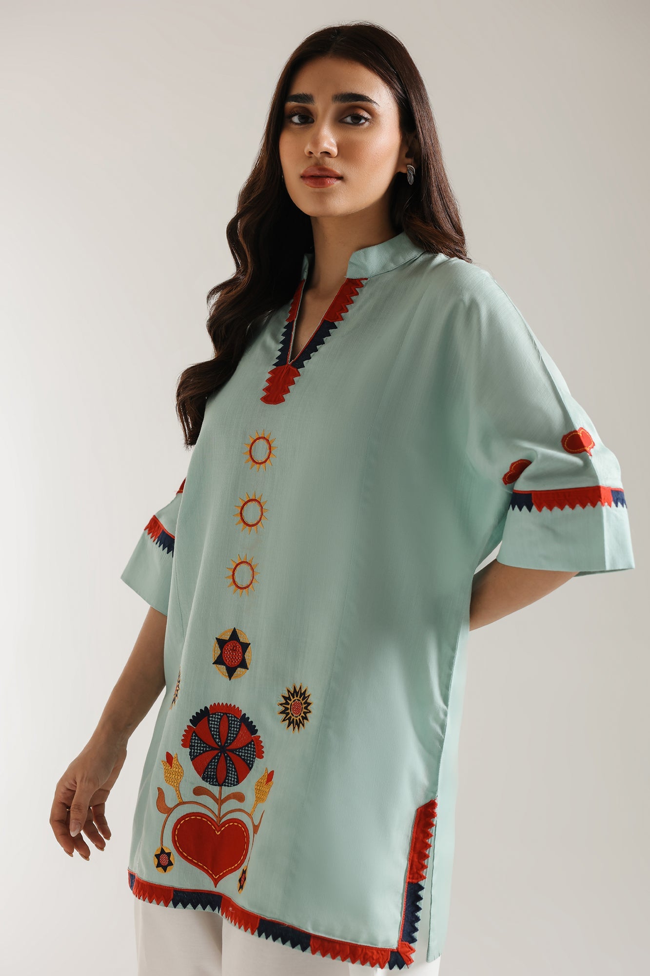 EMBROIDERED SHIRT (S3E6361/102/718)