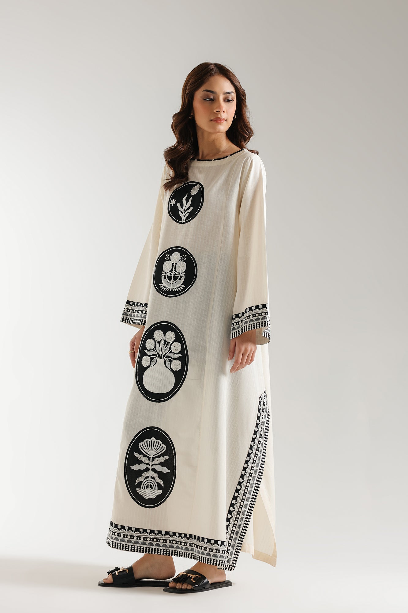 EMBROIDERED DRESS (S4E102/002/6364)