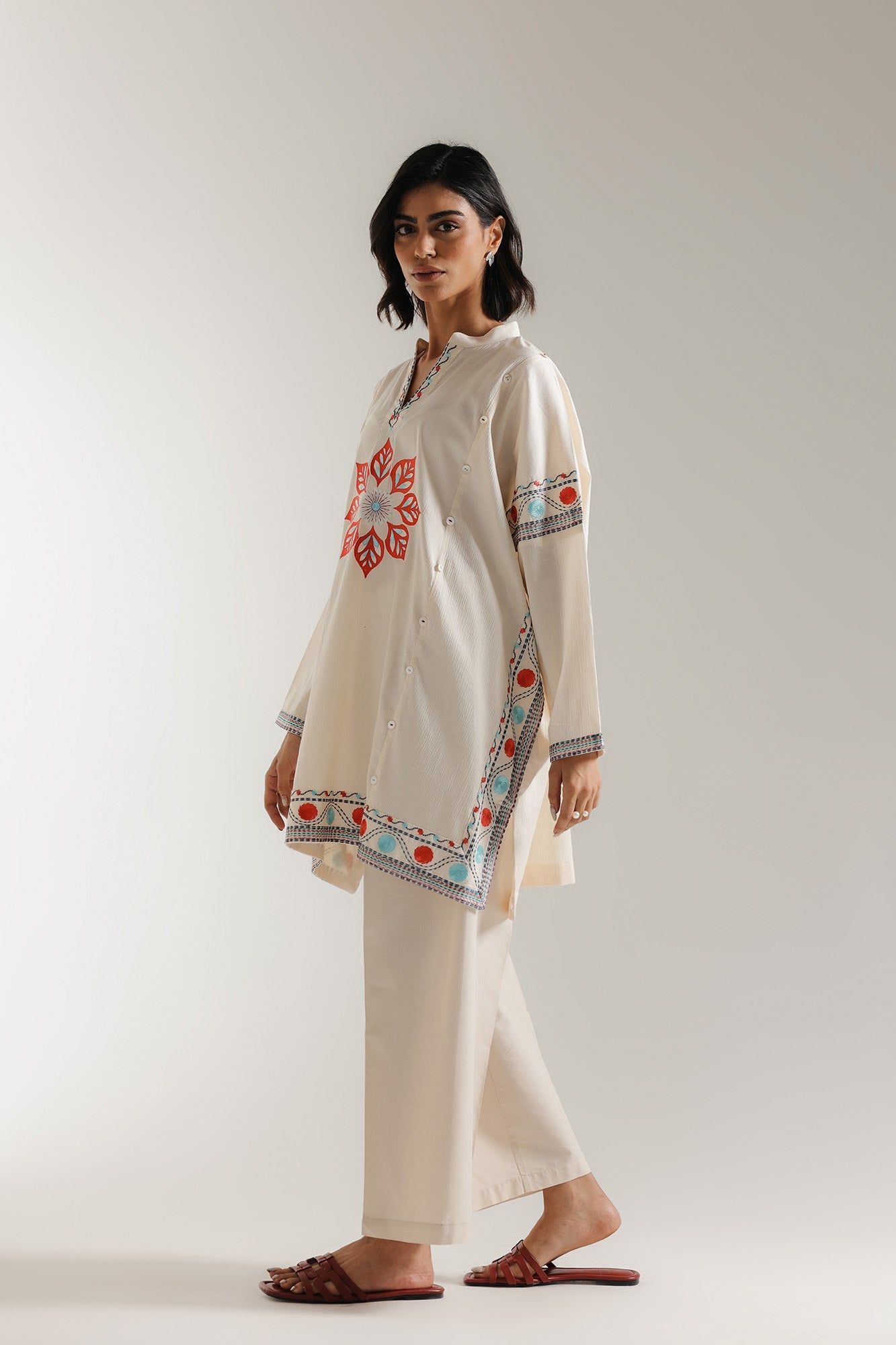 EMBROIDERED SHIRT (S5E102/002/6379)