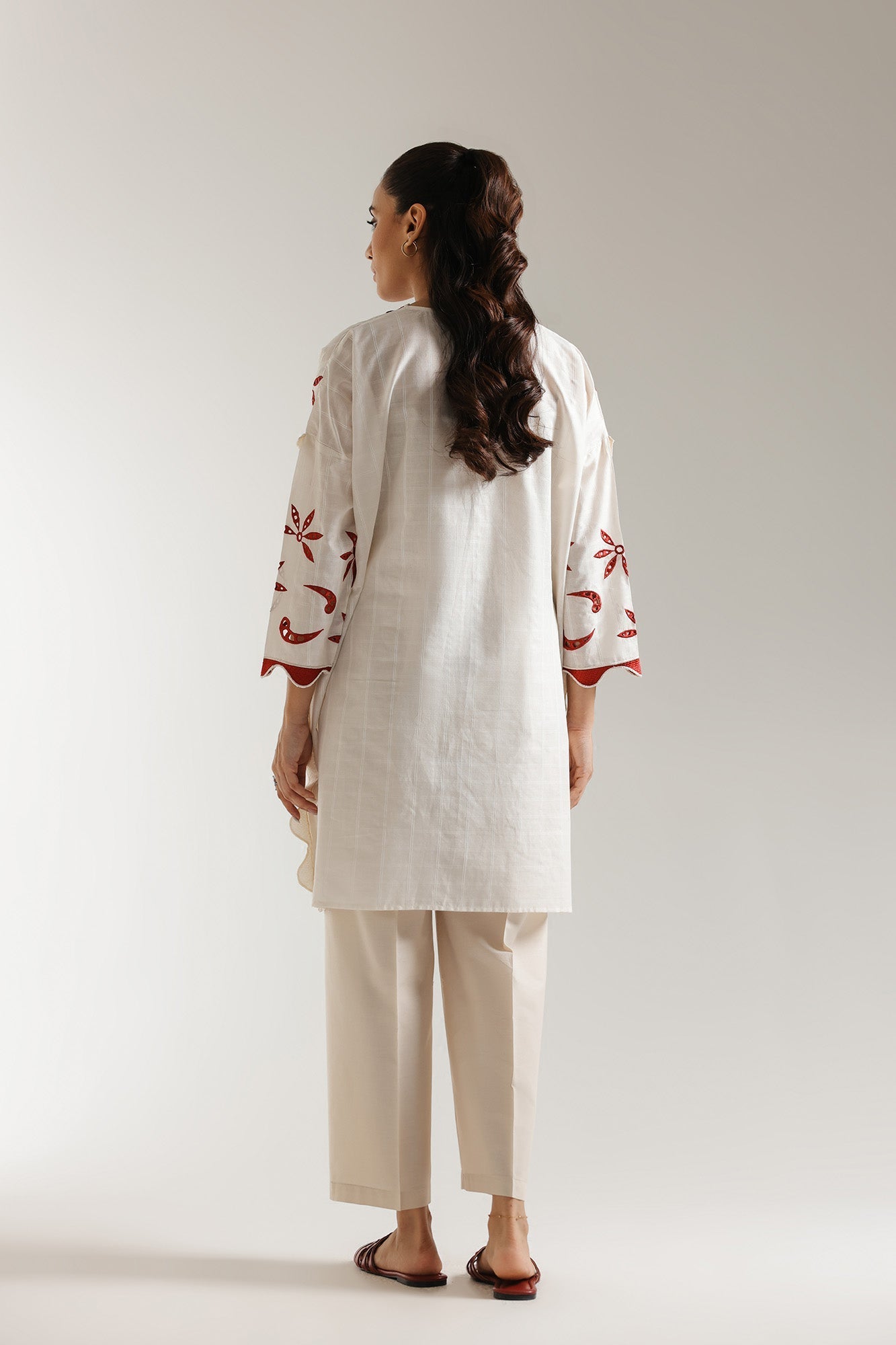 EMBROIDERED SHIRT (S6E102/002/6383)