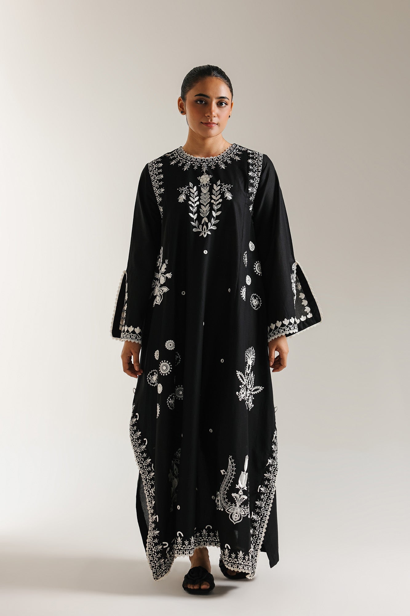 EMBROIDERED DRESS (S7E6496/102/902)
